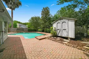 223 W New Meadows Dr, Sugar Land, TX 77479 - Photo 31
