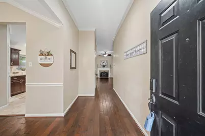 223 W New Meadows Drive, Sugar Land, TX 77479 - Photo 9