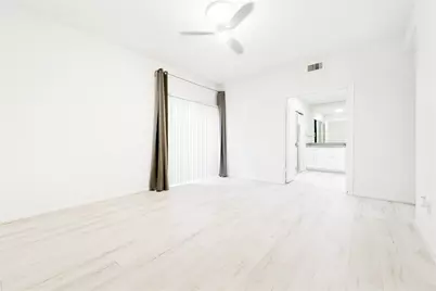 11711 Memorial Drive #129, Houston, TX 77024 - Photo 11