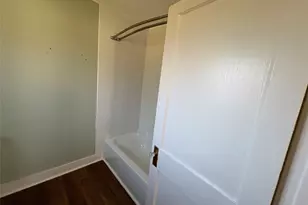 510 Hicks St, Tomball, TX 77375 - Photo 9