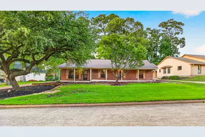 107 Greenbriar Drive, Conroe, TX 77356 - Photo 3