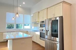 2230 Lou Ellen Ln, Houston, TX 77018 - Photo 13