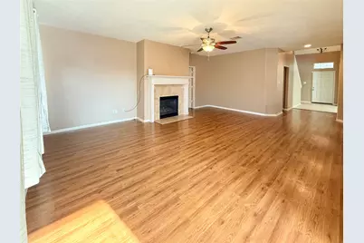 801 Walnut Pointe, League City, TX 77573 - Photo 3