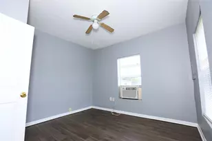 107 Prewitt Ln, West Columbia, TX 77486 - Photo 5
