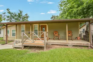 103 Jasmine St, Lake Jackson, TX 77566 - Photo 5