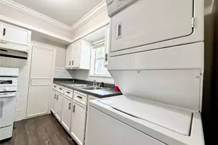 218 W 15th St, Houston, TX 77008 - Photo 5