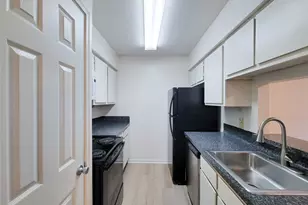 5711 Sugar Hill Dr, Houston, TX 77057 - Photo 11