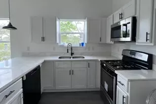 1062 St Clair St, Houston, TX 77088 - Photo 5