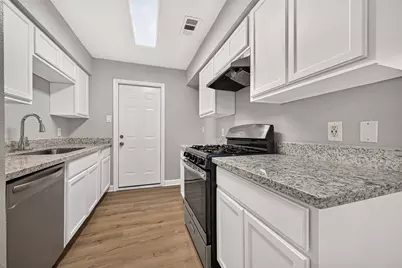14306 River Glen Drive, Sugar Land, TX 77498 - Photo 7