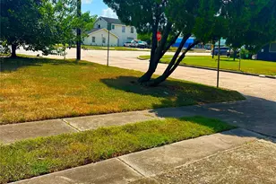 5502 Mackinaw St, Houston, TX 77053 - Photo 5