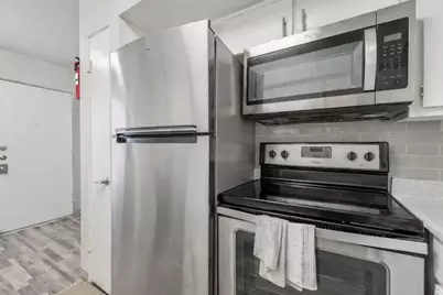 2815 Greenridge Drive #1-098, Houston, TX 77057 - Photo 3