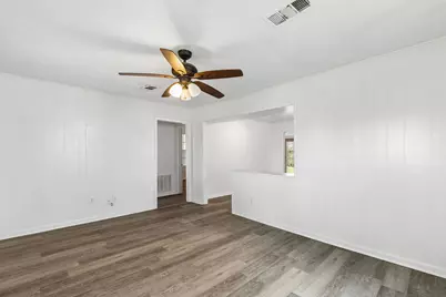 2326 28th Avenue N, Texas City, TX 77590 - Photo 5