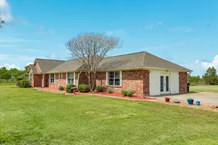 17830 County Rd 207, Angleton, TX 77515 - Photo 11
