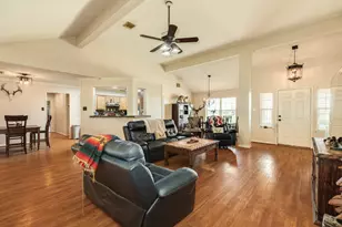17830 County Rd 207, Angleton, TX 77515 - Photo 15