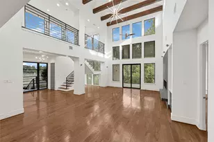 922 T C Jester Blvd, Houston, TX 77008 - Photo 11