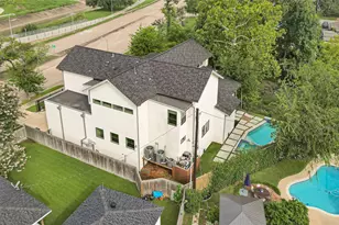 922 T C Jester Blvd, Houston, TX 77008 - Photo 49