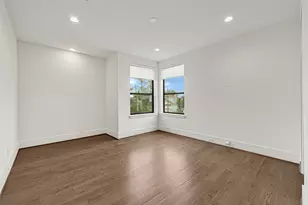922 T C Jester Blvd, Houston, TX 77008 - Photo 43