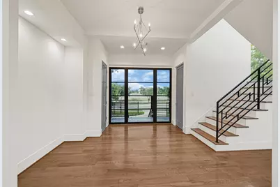 922 T C Jester Boulevard, Houston, TX 77008 - Photo 9