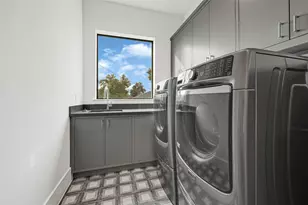 922 T C Jester Blvd, Houston, TX 77008 - Photo 19