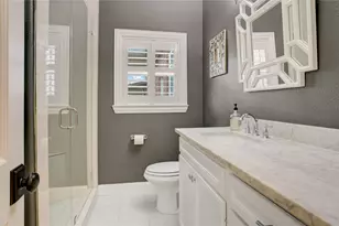 2418 Lazybrook Dr, Houston, TX 77008 - Photo 17