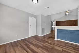 8318 Quail Burg Ln, Houston, TX 77489 - Photo 15