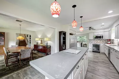 10902 Overbrook Lane, Houston, TX 77042 - Photo 5