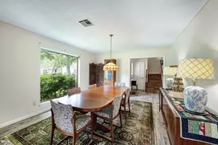 10902 Overbrook Ln, Houston, TX 77042 - Photo 3