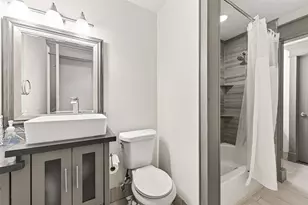 3684 Ocee St, Houston, TX 77063 - Photo 15