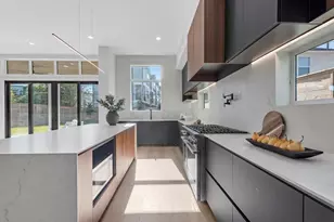 963 W 41st St, Houston, TX 77018 - Photo 13