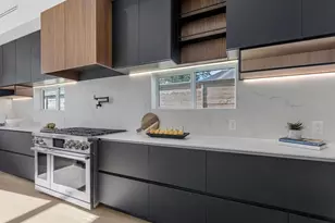 963 W 41st St, Houston, TX 77018 - Photo 11