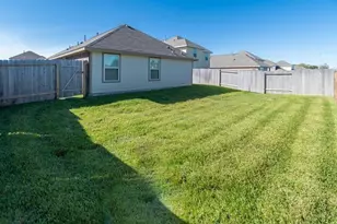 841 Canton Grass Ln, La Marque, TX 77568 - Photo 3