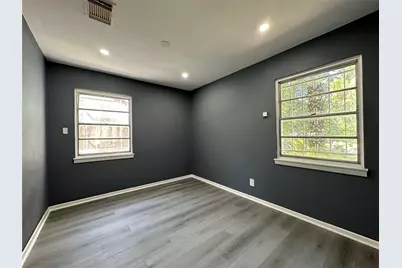 10313 Chesterfield Drive, Houston, TX 77051 - Photo 9