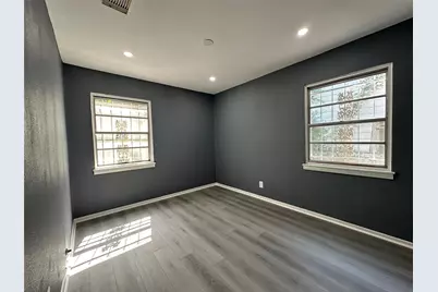 10313 Chesterfield Drive, Houston, TX 77051 - Photo 11