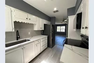 10313 Chesterfield Drive, Houston, TX 77051 - Photo 7