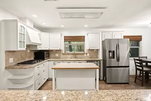 5238 Kinglet St, Houston, TX 77035 - Photo 17