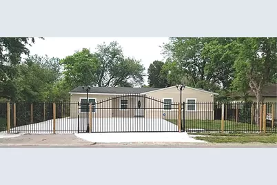 5631 Belarbor Street, Houston, TX 77033 - Photo 1