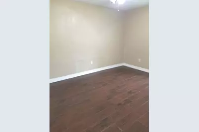 5631 Belarbor Street, Houston, TX 77033 - Photo 11