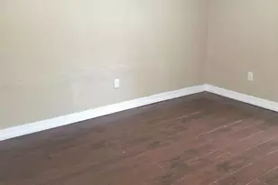 5631 Belarbor St, Houston, TX 77033 - Photo 11