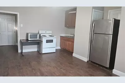 5631 Belarbor Street, Houston, TX 77033 - Photo 3