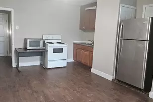 5631 Belarbor St, Houston, TX 77033 - Photo 3