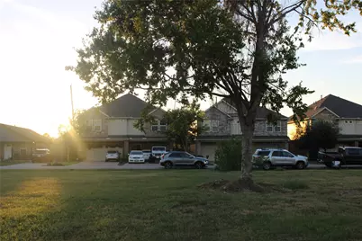 512 N 1st Street, La Porte, TX 77571 - Photo 5