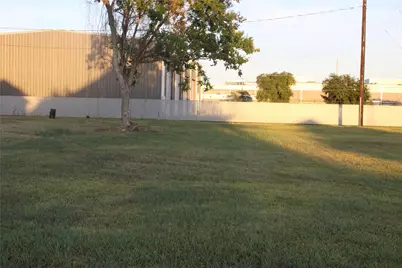 512 N 1st Street, La Porte, TX 77571 - Photo 1