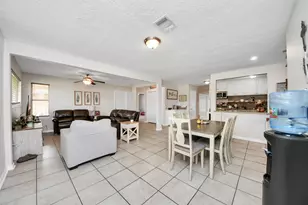 2806 Oak Dr, Dickinson, TX 77539 - Photo 9