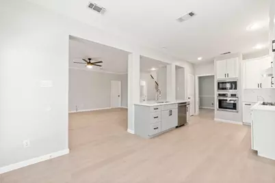 66 Terraglen Dr, The Woodlands, TX 77382 - Photo 11