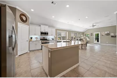 719 S Galley Drive, Crosby, TX 77532 - Photo 5