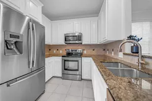 2627 W Dallas St, Houston, TX 77019 - Photo 3