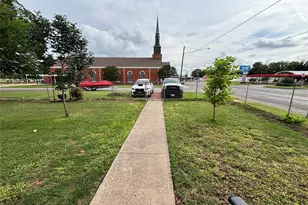 211 W Sabine St, Groesbeck, TX 76642 - Photo 7