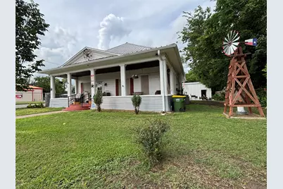 211 W Sabine Street, Groesbeck, TX 76642 - Photo 1