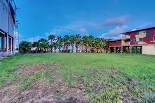 508 91st St, Galveston, TX 77554 - Photo 1