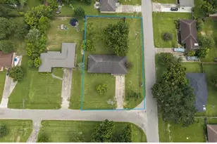 117 Lazy Ln, Lake Jackson, TX 77566 - Photo 23